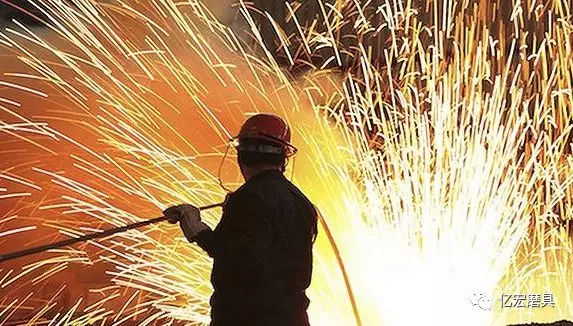 河南省重點(diǎn)行業(yè)11月15日起實(shí)施差異化錯(cuò)峰生產(chǎn) 河南省重點(diǎn)行業(yè)11月15日起實(shí)施差異化錯(cuò)峰生產(chǎn)